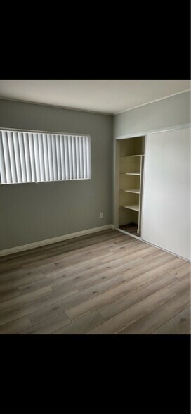 Building Photo - 6928 Woodley Ave