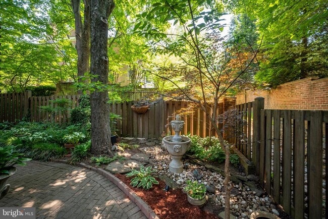 Building Photo - 2026 Mayfair McLean Ct