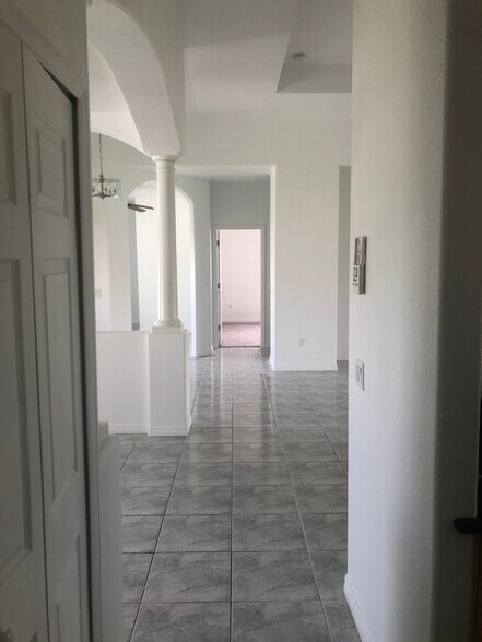 Building Photo - 7252 Perennial Rd