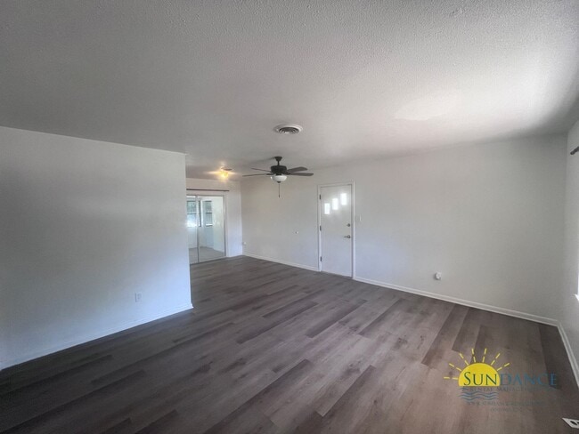 Building Photo - Great 3 Bedroom Home with In-Ground Pool