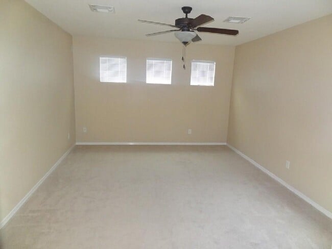 Building Photo - 12325 Sombra Grande Dr