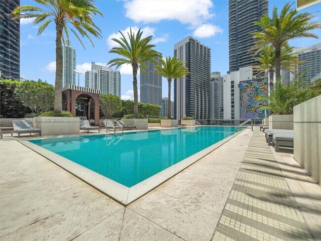 Building Photo - 801 S Miami Ave