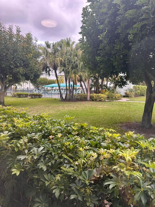 Building Photo - 6698 10th Ave N