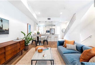 Building Photo - 4829 Craner Ave