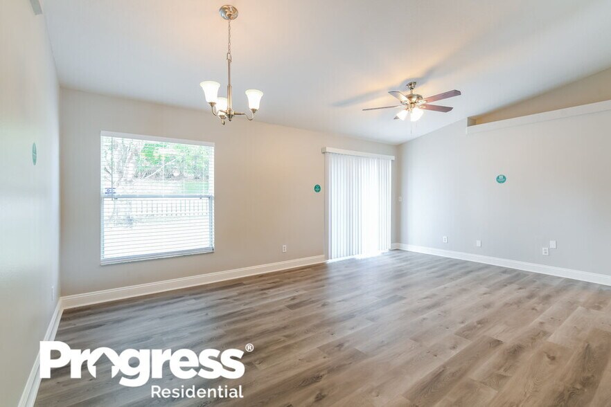 Building Photo - 13449 Silver Leaf Cir