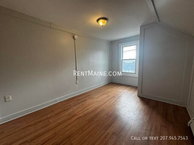 Building Photo - 3 Carey Ln