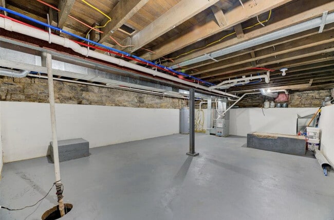Building Photo - 4355 Hunt Ave