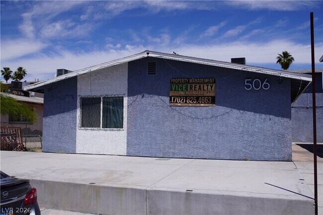 Building Photo - 506 Mckellar Cir