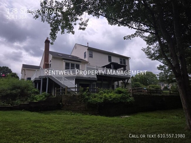 Building Photo - 138 Sussex Rd