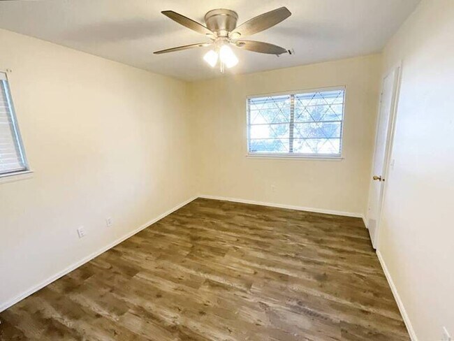 Building Photo - 644 Woodland Way