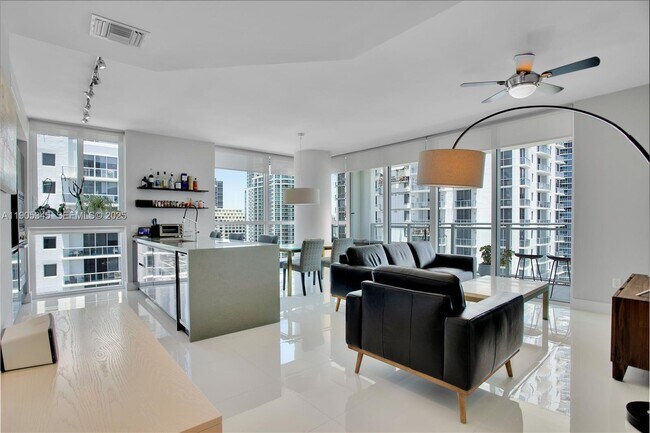 Building Photo - 1080 Brickell Ave