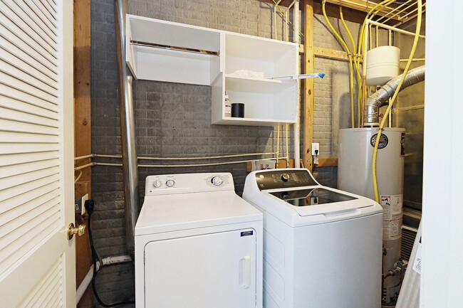 Building Photo - Pet-Friendly Cherry Hill Townhome