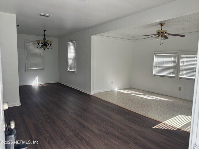 Building Photo - 3325 Claremont Rd