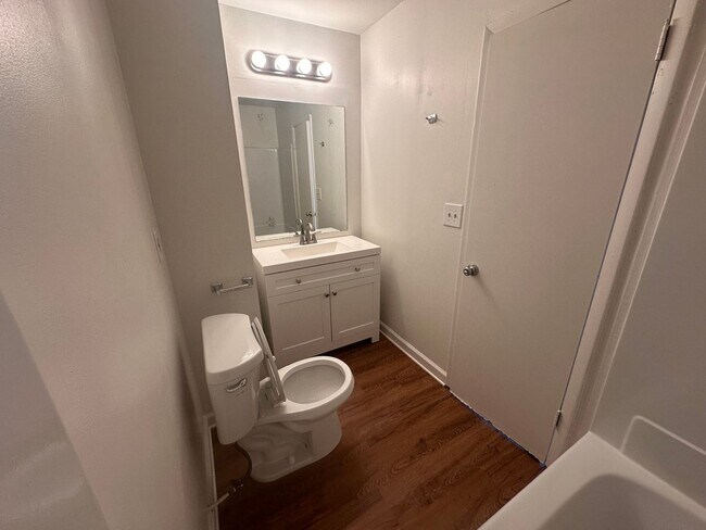 Building Photo - Charming 3BR Townhome in Atlanta