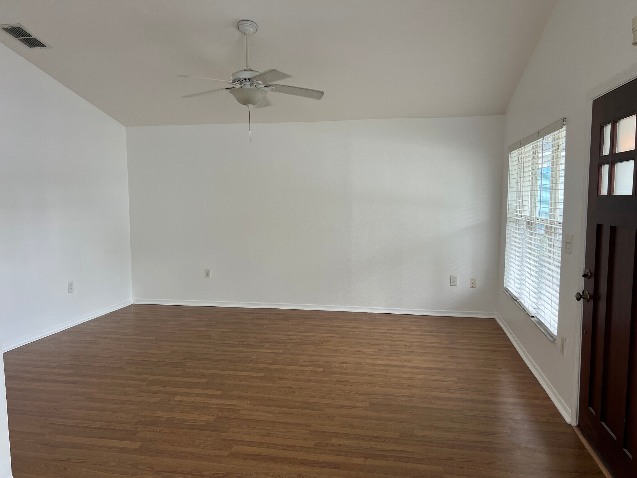 Living Room - 779 West Lyman Avenue