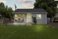 Building Photo - 706 Willard Ave