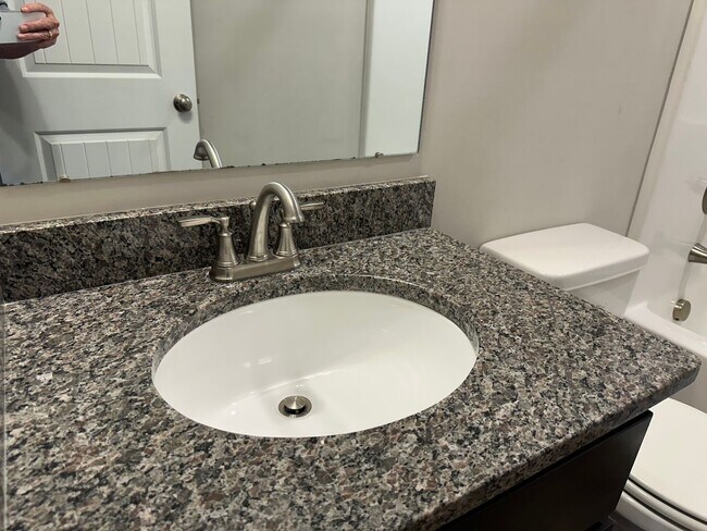 Building Photo - 1/2 off first full month rent move in special