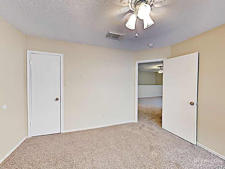 Building Photo - 6007 Ferrysage Dr