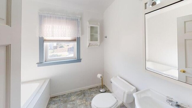 Building Photo - 311 N 12th St