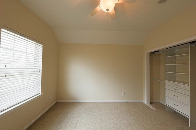Building Photo - 140 Avery Springs Ln