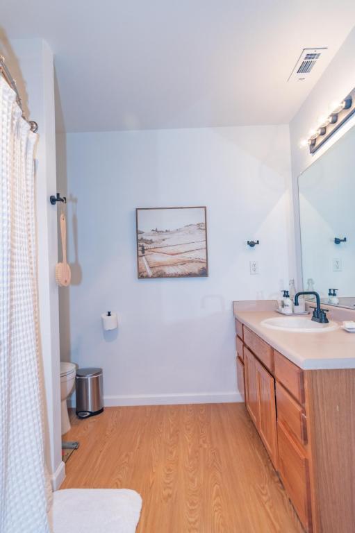 Building Photo - 2030 Brookhurst St