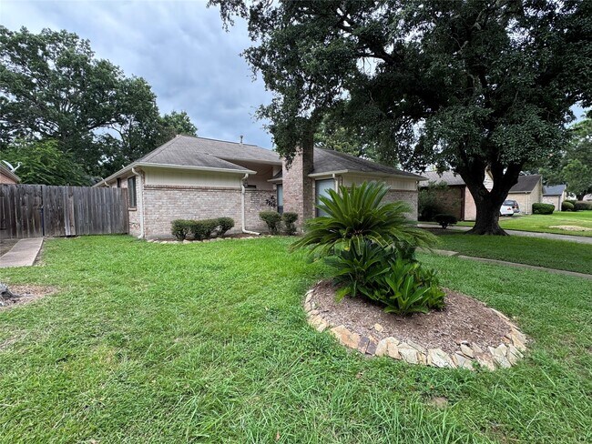 Building Photo - 7918 Midland Forest Dr