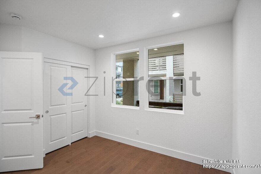 Building Photo - 3102 Seashell Ter