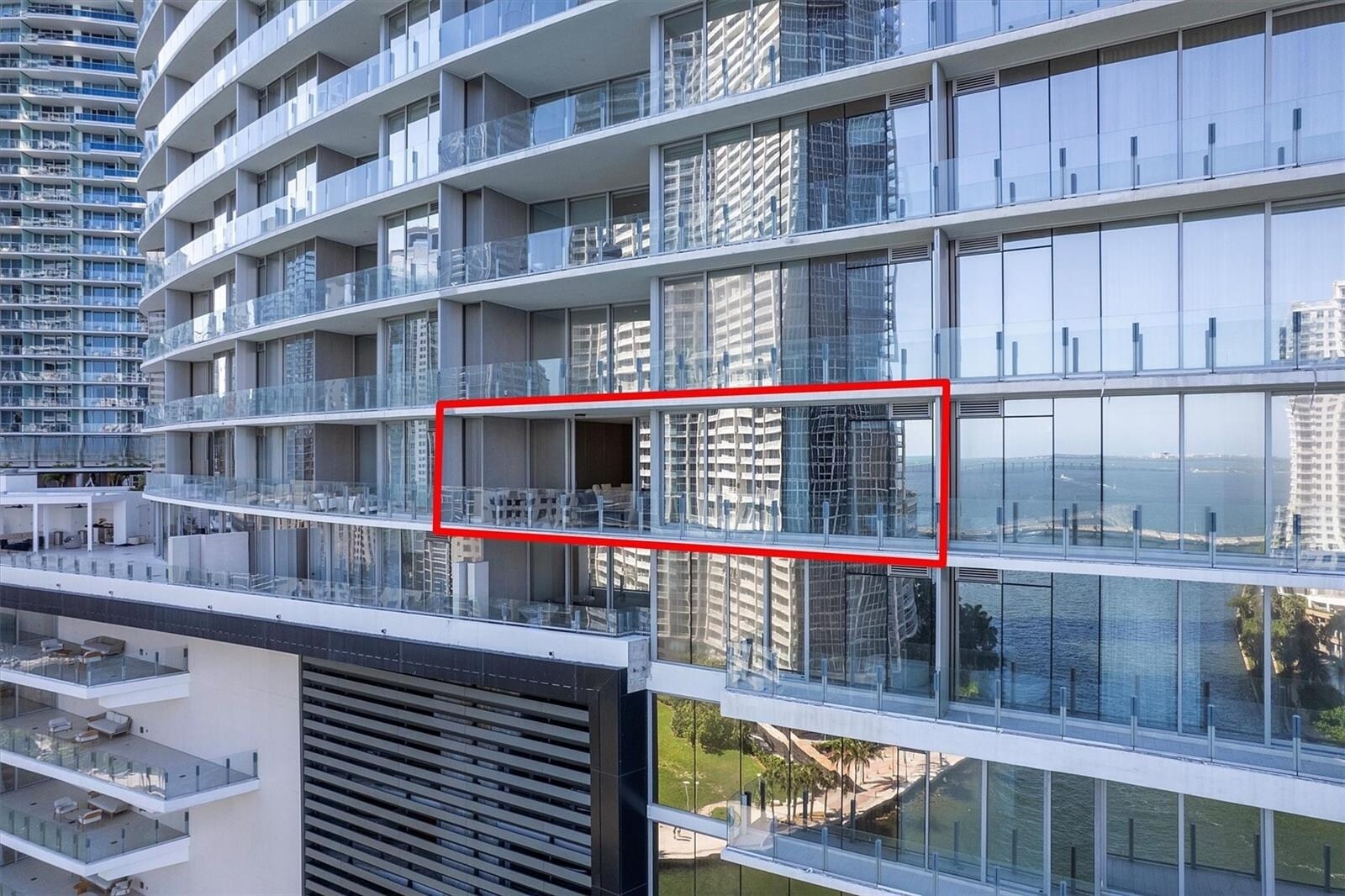 Building Photo - 300 Biscayne Boulevard Way