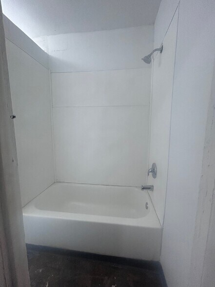 Building Photo - 2163 E 84th St