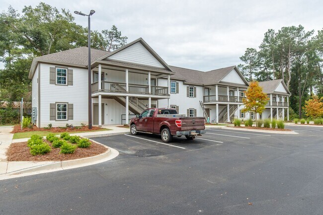 Building Photo - 2 Bedrooom 2 Bathroom Apartments close to VSU