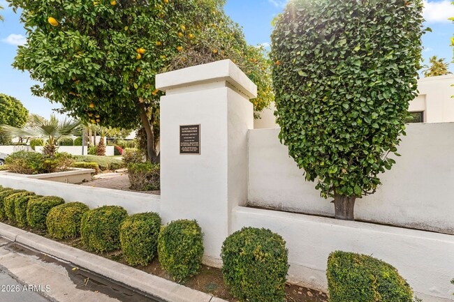 Building Photo - 6834 N 72nd Pl