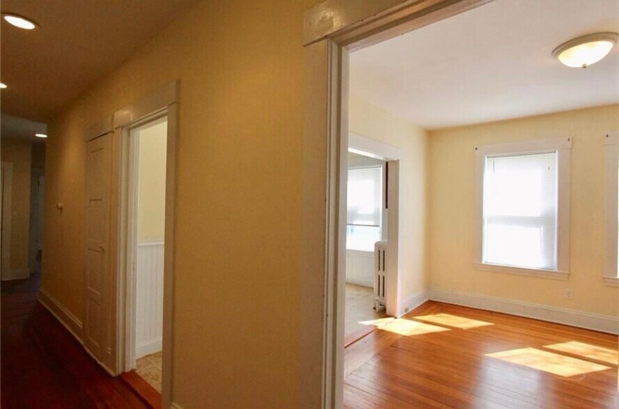 Building Photo - 23 Bedlow Ave