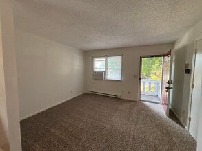 Building Photo - 2204 Delta Pl