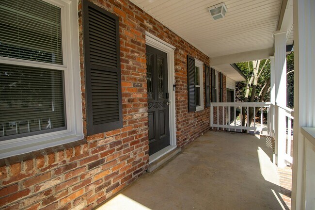 Building Photo - 1515 Sandra Dr