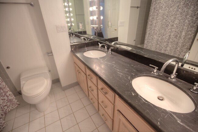 Building Photo - Lovely 3-Bedroom, 2-Bath Home - Parkmont A...