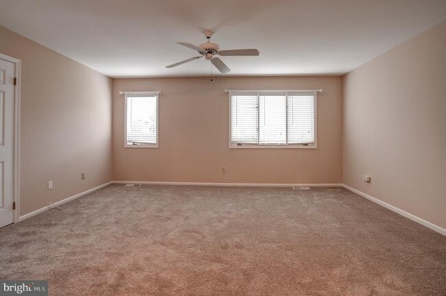 Building Photo - 71 Amity Dr