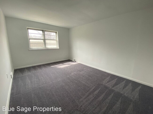 Building Photo - 3 br, 2 bath House - 1638 Powell Rd