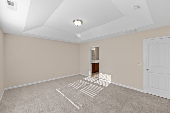 Building Photo - 3 Bedroom - Cary Townhome in Central Location!!! Close to 540 and Research Triangle Park!