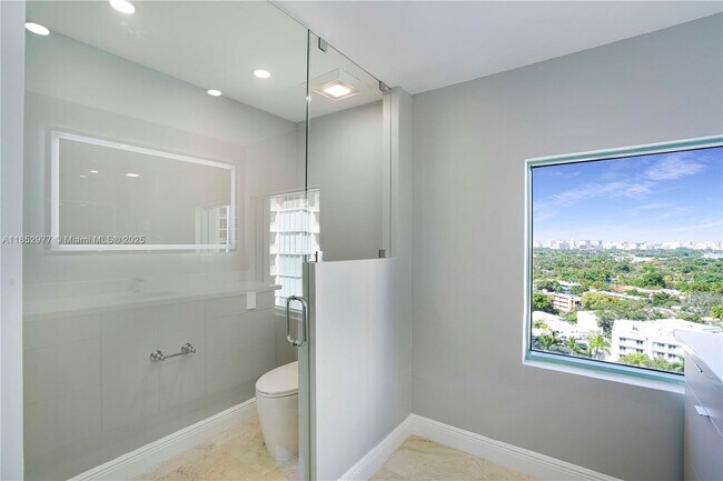 Building Photo - 3400 SW 27th Ave