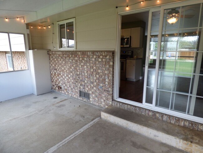 Building Photo - 4 Bedroom home in Loveland