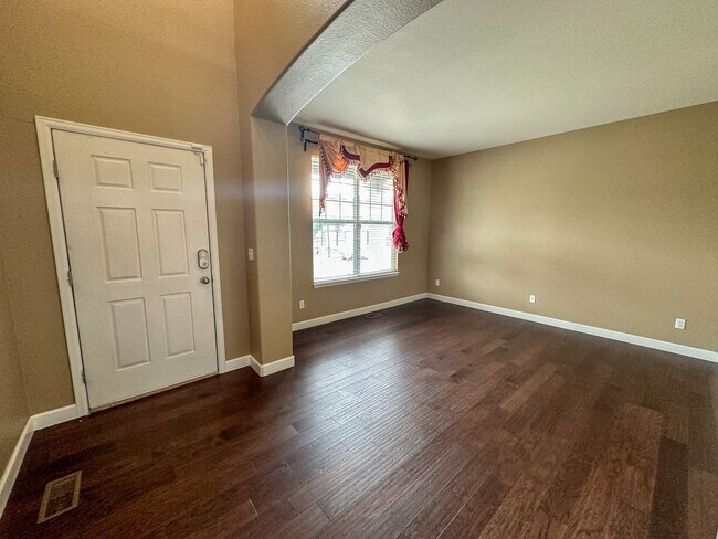Building Photo - Horseshoe Ridge 4bd 3ba 2,522sq.ft. home FOR RENT!