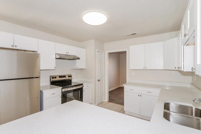 Building Photo - 7317 Pinnacle Farms Dr