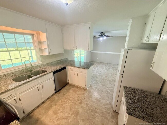 Building Photo - 788 Galloway Dr