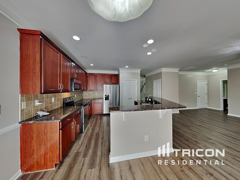 Building Photo - 1804 Hoosac Dr