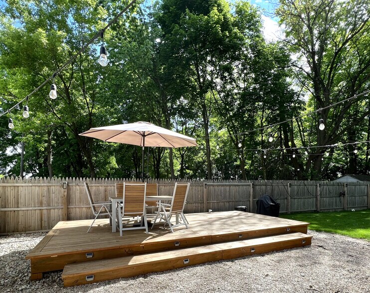 #A Backyard - 140 South St