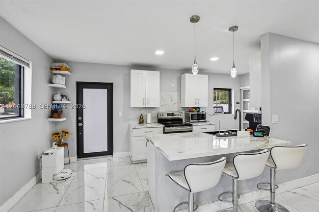 Building Photo - 1421 N 68th Ave