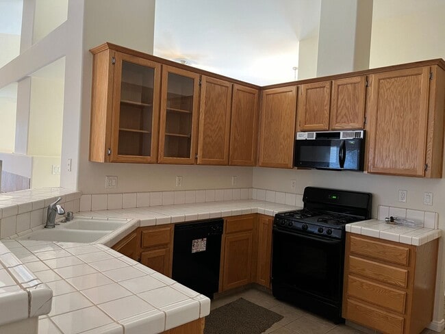 Building Photo - SW home with a pool!