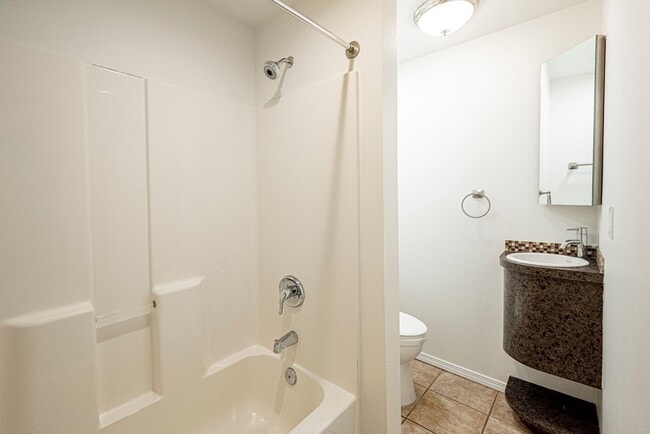 Building Photo - $2845/mo - 3 Bed/2 Bath Updated Home in the Heart of the Alberta Arts District!