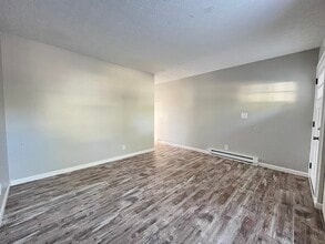 Building Photo - 208 Forest Ln