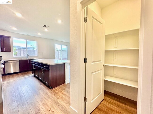 Building Photo - 2850 Talkeetna St